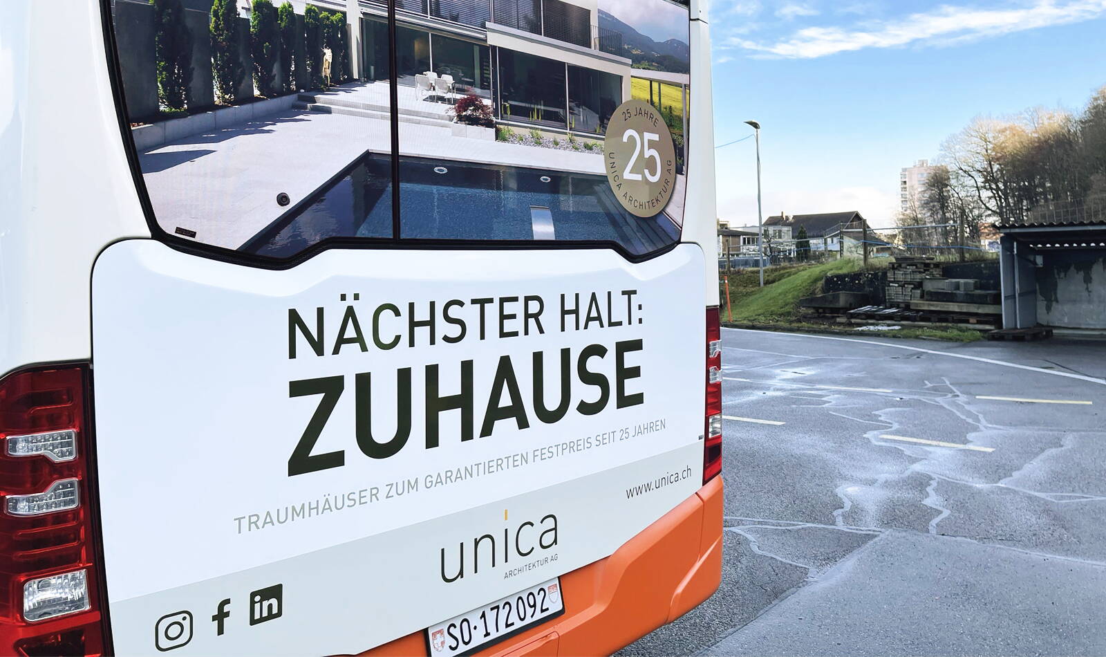 Unica Architektur AG, das fertige Busheck zum 25. Jubiläum der Firma. Nächster Halt: Zuhause